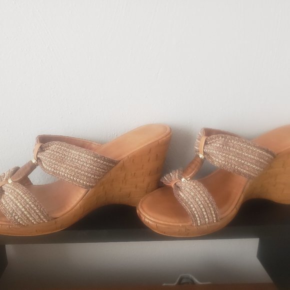 COGNAC SANDAL STYLE WEDGE SHOE 3.5" high size 8.5 - Picture 6 of 6
